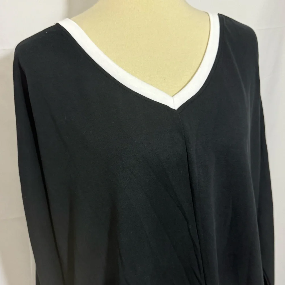 French Laundry Women’s Size XL Black Sweater with White V-Neck - Picture 7 of 12